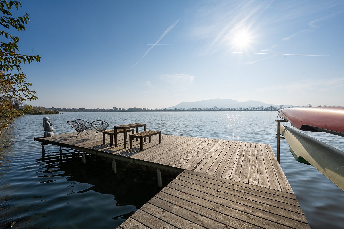 Klid na kraji obce, voda na dosah